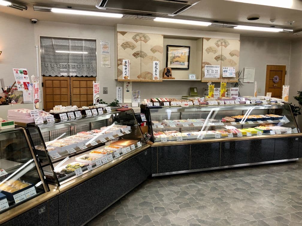 北見の菓子司 羽前屋 店内
